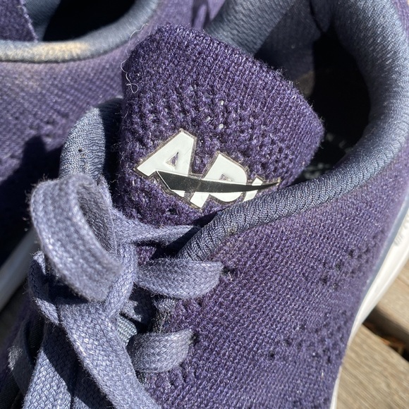 APL tech loom shoes - Picture 2 of 5